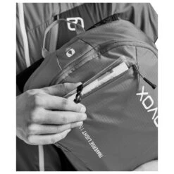 Sac à Dos Ortovox Traverse Light 15 Petrol Blue -Magasin De Randonnée Et De Camping 0d6ec293900f61f5a710ec72040fe8aa863329b7 E23ORTOACC367447 ORTO0203100 903