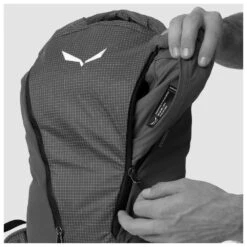 Sac à Dos Salewa Pedroc 16 Onyx -Magasin De Randonnée Et De Camping 39ddf341cbd1d9dc7e418f8df653039bb1ad37d1 E23SALEACC361717 SALE0681734 902